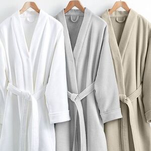 Зображення категорії Халати та пледи з рукавами