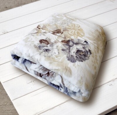 Плед з мікрофібри "ELWAY" 150х210 см. "Бежева троянда"