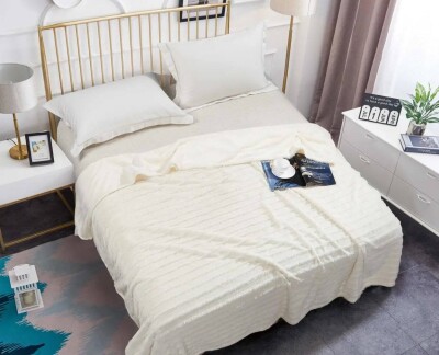 Плед плюшевий "Вії" 160х210 см. "Молочний"